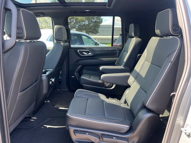 Used 2023 GMC Yukon XL SLT w/ SLT Premium Package AWD/4WD image 21