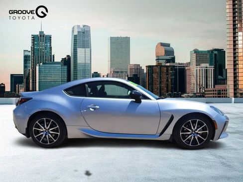 Used 2022 Toyota GR86 w/ ALL Weather Mat Package (TMS) RWD image 6