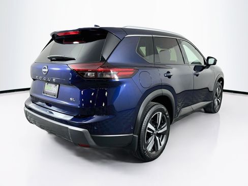 Used 2025 Nissan Rogue SL FWD image 9