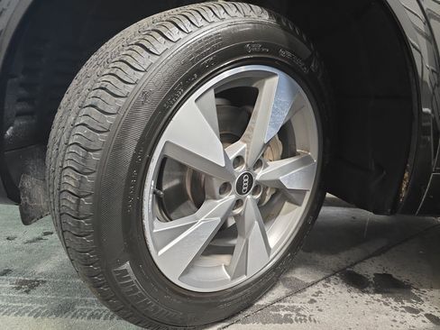 Used 2023 Audi Q5 2.0T Premium w/ Convenience Package image 31