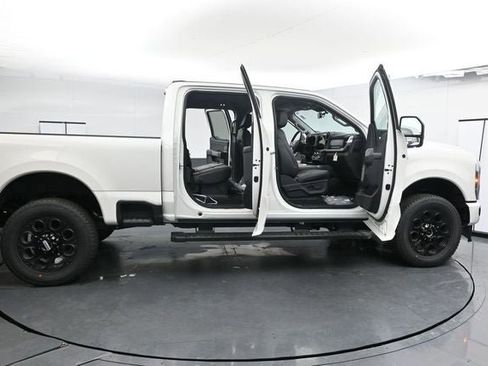 New 2026 Ford F250 Lariat w/ Black Appearance Package AWD/4WD image 34