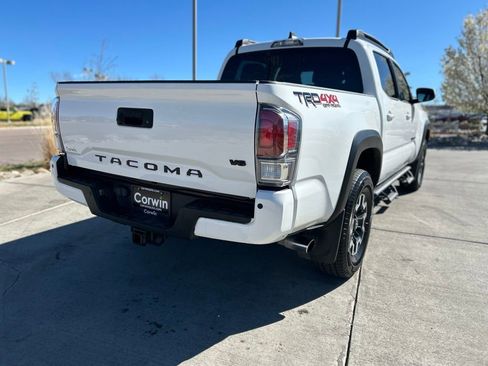 Used 2022 Toyota Tacoma TRD Off-Road w/ Technology Package AWD/4WD image 9