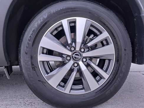 Used 2023 Nissan Pathfinder SL w/ Black Appearance Package image 39