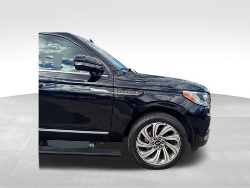 Certified 2023 Lincoln Navigator Reserve AWD/4WD image 35