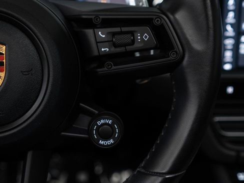 Used 2023 Porsche Macan Turbo image 20