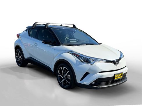 Used 2019 Toyota C-HR Limited image 7