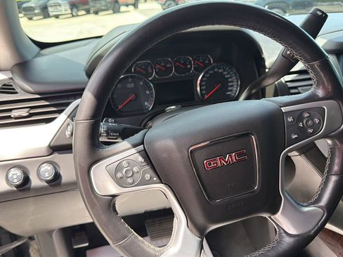 Used 2020 GMC Yukon XL SLT w/ Open Road Package AWD/4WD image 13