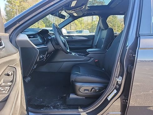 New 2025 Jeep Grand Cherokee Laredo X image 27