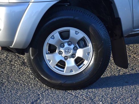 Used 2010 Toyota Tacoma PreRunner image 5