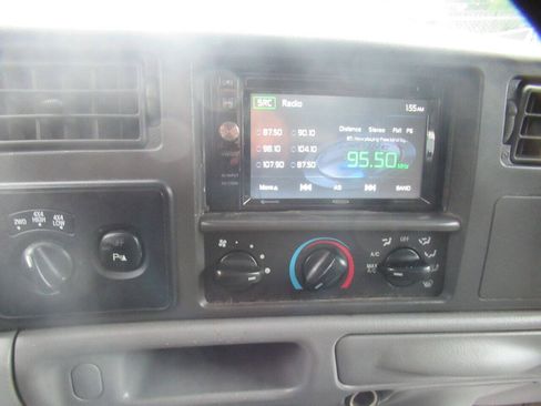 Used 2003 Ford F250 XLT AWD/4WD image 17
