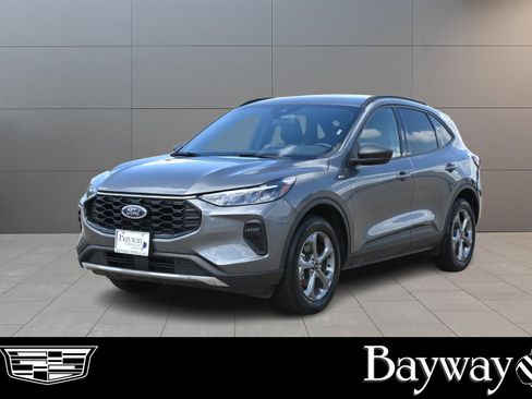 Used 2025 Ford Escape ST-Line AWD/4WD image 1