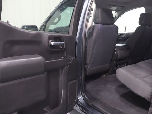 Used 2020 Chevrolet Silverado 1500 Custom w/ Custom Value Package image 12