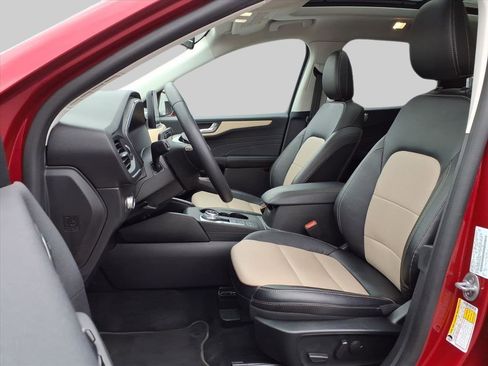 Used 2022 Ford Escape Titanium w/ Titanium Elite Package image 11