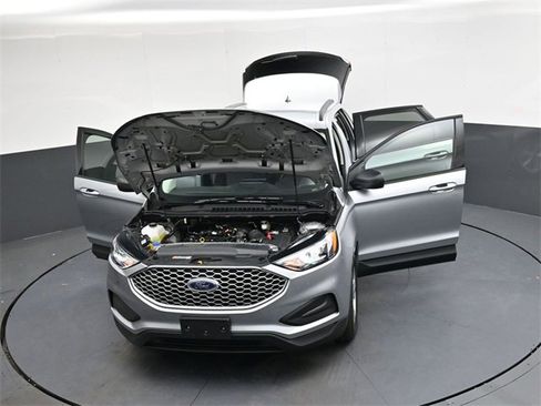 Used 2024 Ford Edge SE image 45