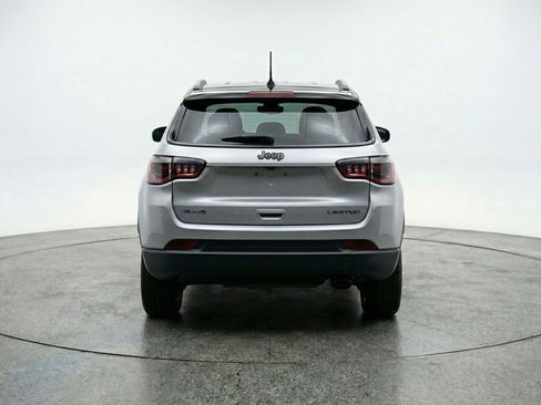 Used 2025 Jeep Compass Trailhawk AWD/4WD image 7