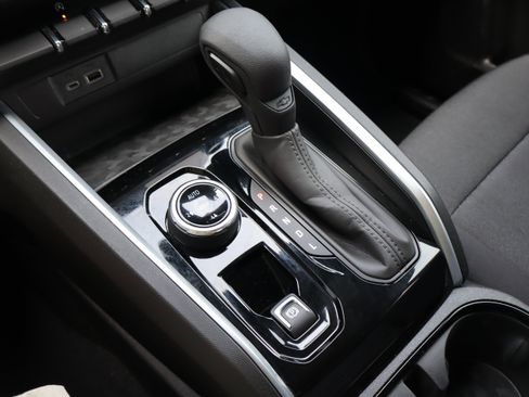 Certified 2023 Chevrolet Colorado Trail Boss w/ Technology Package image 29