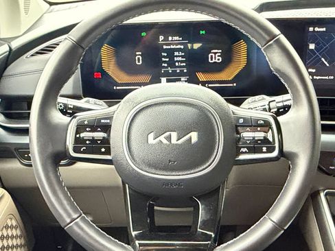 Used 2026 Kia Carnival FWD image 28