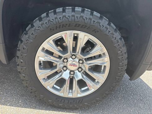 Used 2024 GMC Sierra 1500 Denali w/ Technology Package AWD/4WD image 11