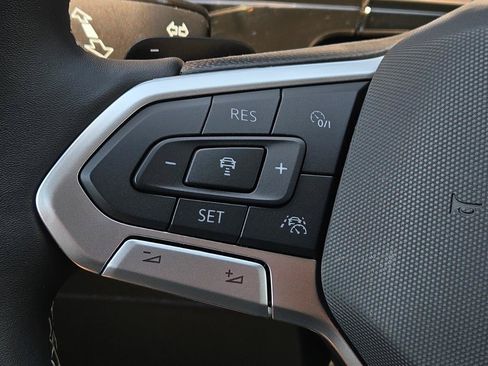 Used 2026 Volkswagen Atlas SE FWD image 26