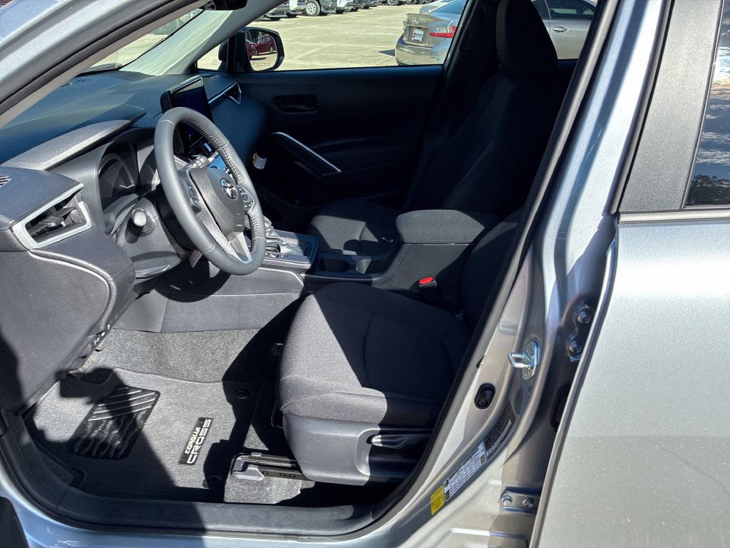 New 2026 Toyota Corolla Cross LE FWD image 15
