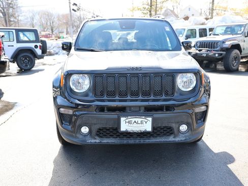 Used 2022 Jeep Renegade Altitude image 2