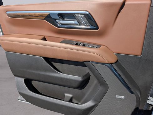New 2026 Chevrolet Suburban High Country AWD/4WD image 33