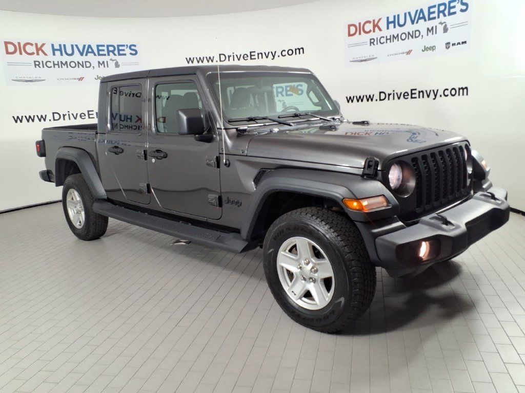 Used 2020 Jeep Gladiator Sport w/ Quick Order Package 24S AWD/4WD image 3