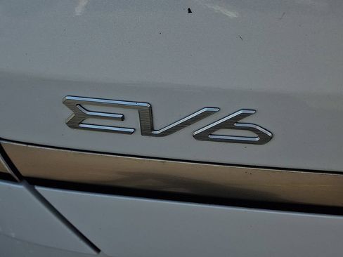 Used 2024 Kia EV6 Wind w/ Wind Technology Package AWD/4WD image 32