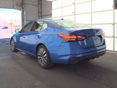 Used 2025 Nissan Altima 2.5 SV FWD image 6