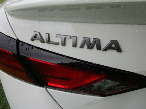 Used 2025 Nissan Altima 2.5 SV w/ SV Special Edition Package image 9