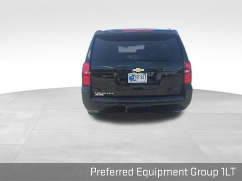 Used 2018 Chevrolet Suburban LT w/ LT Signature Package AWD/4WD image 6