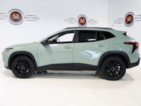 Used 2025 Chevrolet Trax ACTIV w/ Sunroof Package FWD image 31