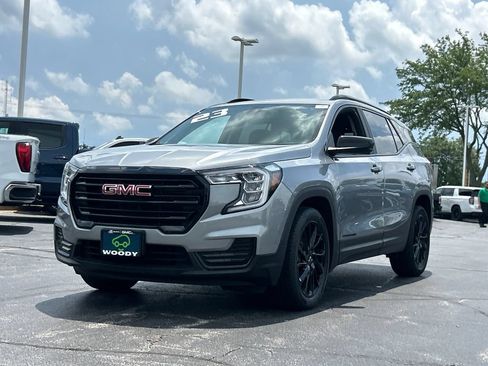 Certified 2023 GMC Terrain SLE w/ Elevation Edition FWD image 2