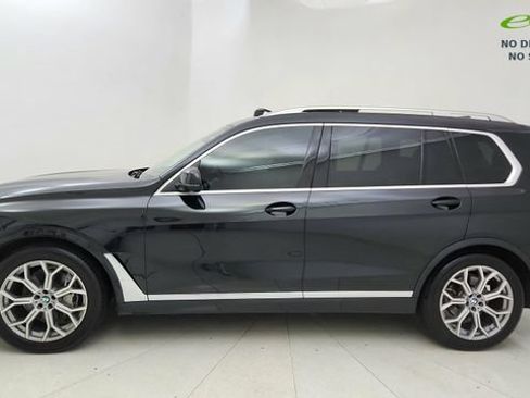 Used 2025 BMW X7 xDrive40i w/ Premium Package AWD/4WD image 3