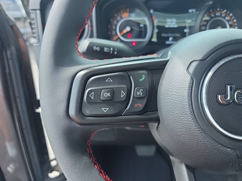 Used 2024 Jeep Wrangler Unlimited Rubicon w/ Technology Group AWD/4WD image 22