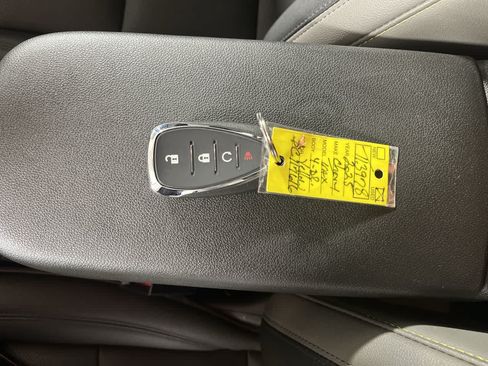Used 2025 Chevrolet Trax ACTIV w/ Driver Confidence Package FWD image 23