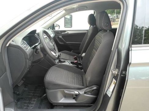 Used 2022 Volkswagen Tiguan S image 12