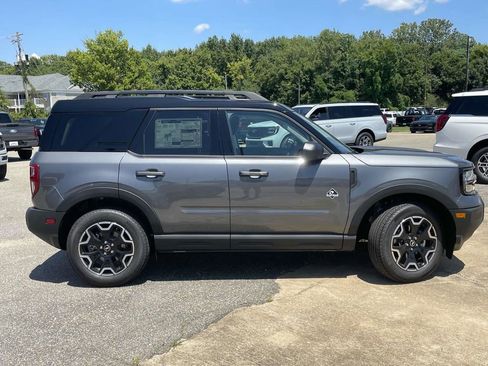 New 2025 Ford Bronco Sport Outer Banks image 2
