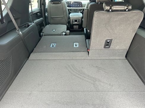 New 2025 Chevrolet Suburban Premier image 17