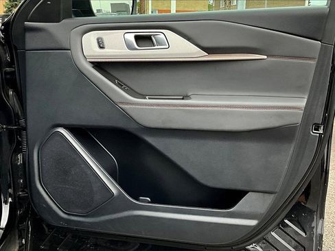 Certified 2025 Ford Explorer Active image 22