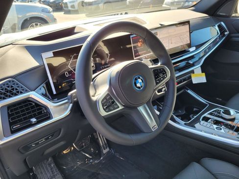 New 2026 BMW X5 xDrive50e w/ Executive Package image 8