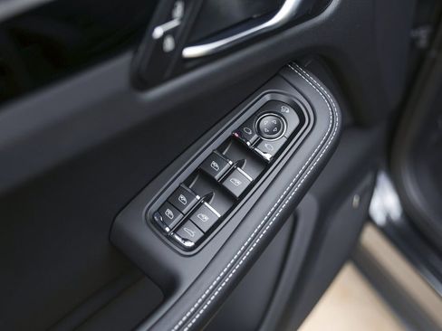 New 2026 Porsche Macan Turbo AWD/4WD image 30