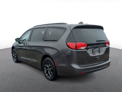 Certified 2019 Chrysler Pacifica Limited w/ S Appearance Package image 6