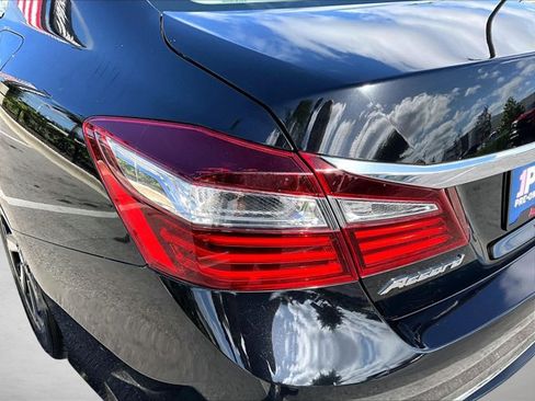 Used 2017 Honda Accord EX-L image 29