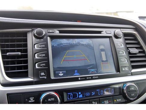 Used 2018 Toyota Highlander Limited Platinum image 25