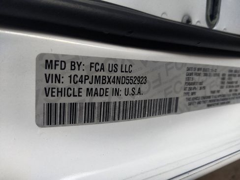 Used 2022 Jeep Cherokee Trailhawk AWD/4WD image 33