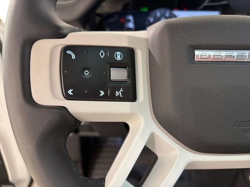 Used 2025 Land Rover Defender 110 S image 12
