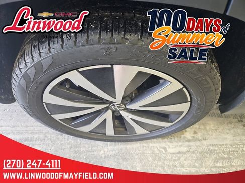Used 2022 Volkswagen Taos SE AWD/4WD image 8