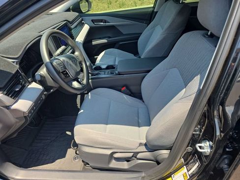 Used 2025 Toyota Camry LE FWD image 11