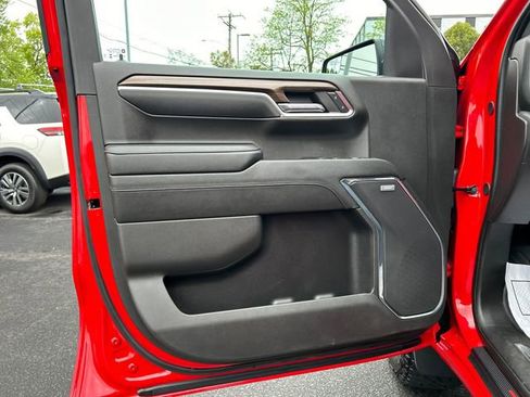 Used 2024 Chevrolet Silverado 1500 LT Trail Boss w/ Convenience Package II AWD/4WD image 9